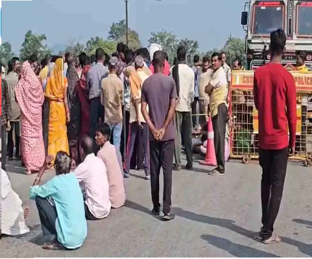 दर्दनाक हादसे ने बढ़ाया आक्रोश, कांकेर में चक्काजाम
